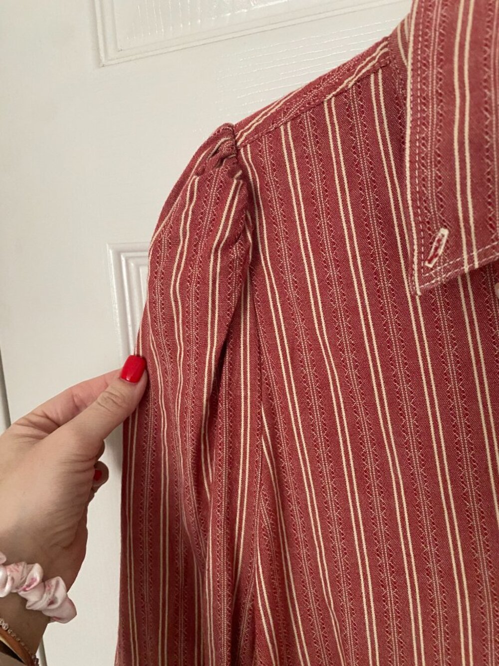 KMJ | Daisy Demi Fit Button Down Size Large - Picture 3 of 8